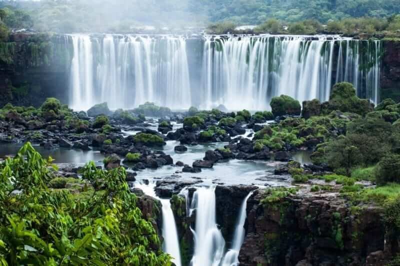 Iguazu Falls, Argentina/Brazil line