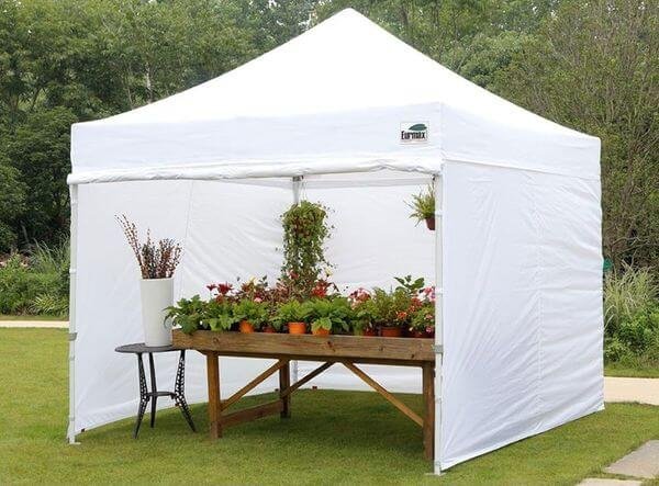 How to Use a Canopy Tent to Display Your Art Outdoors