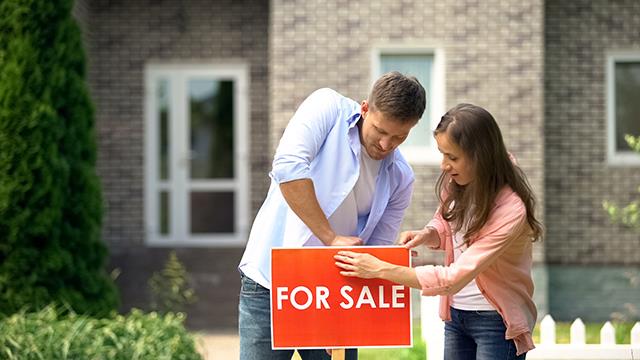 Balancing Emotions and Finances When Selling Your House