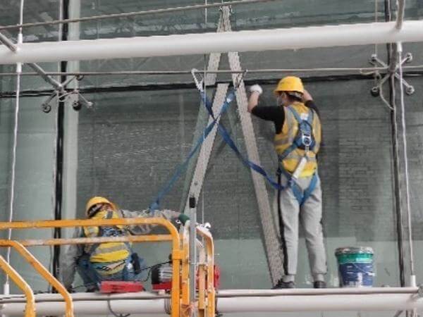 The Complete Guide to Store Front Glass Installation: Benefits, Process, and Considerations
