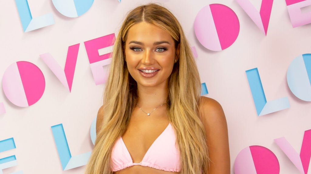 Lucinda Strafford: Wiki, Age, Net Worth & More