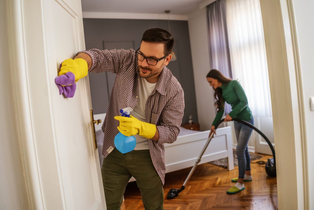 How Professional Cleaning Services Help Keep Homes Ready for Guests Throughout the Year