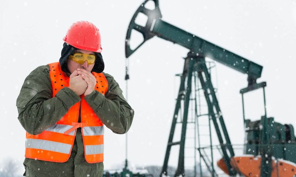 How to stay safe when working outdoors in the winter